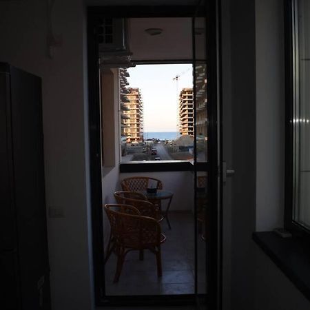 Apartment By The Lake With A View Мамая Екстериор снимка