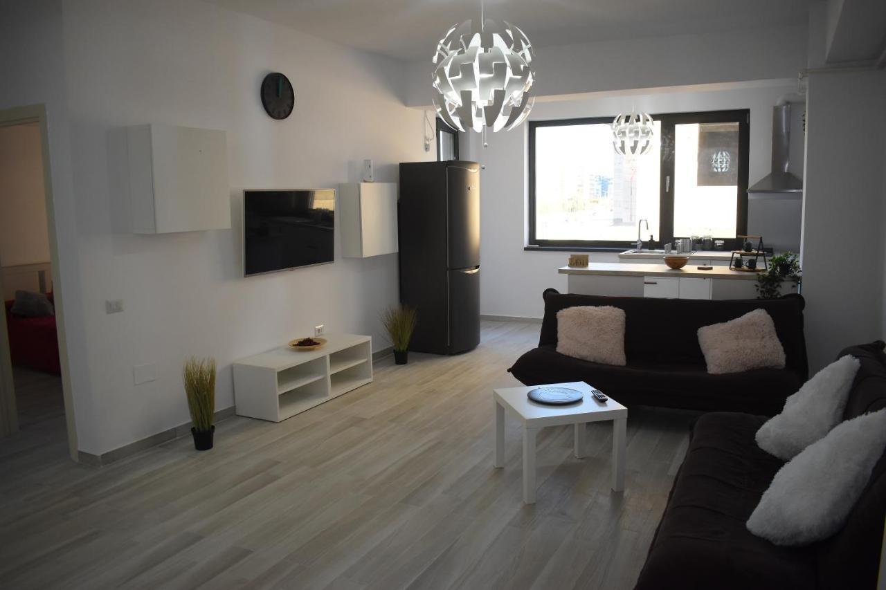 Apartment By The Lake With A View Мамая Екстериор снимка
