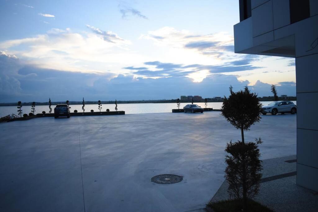 Apartment By The Lake With A View Мамая Екстериор снимка