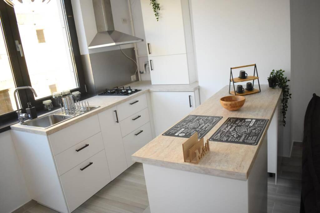 Apartment By The Lake With A View Мамая Екстериор снимка