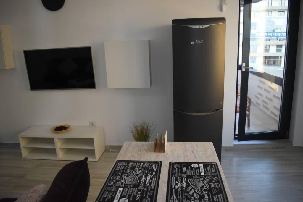 Apartment By The Lake With A View Мамая Екстериор снимка