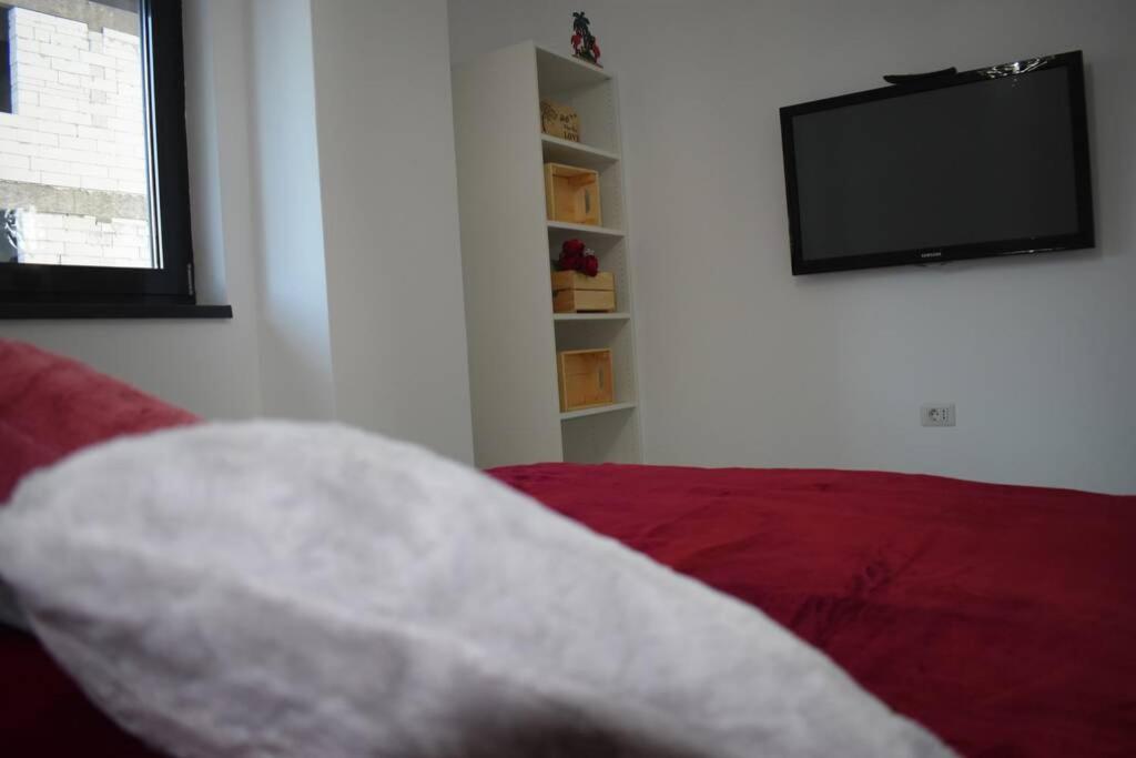 Apartment By The Lake With A View Мамая Екстериор снимка