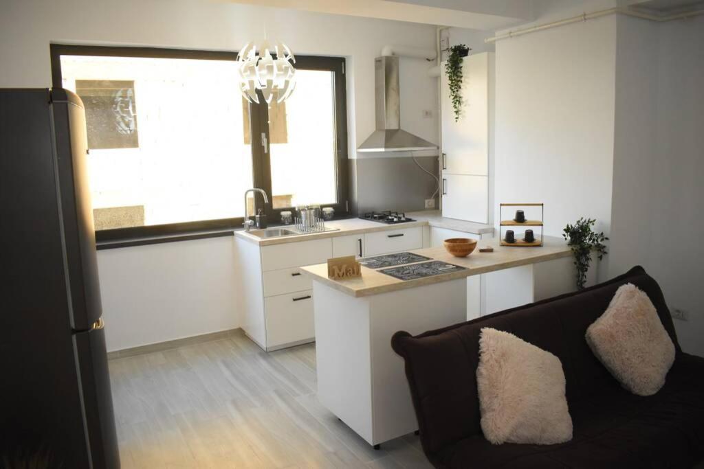 Apartment By The Lake With A View Мамая Екстериор снимка